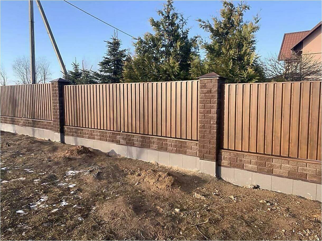 Забор из профлиста НС-21 цвет Printech темное дерево фото7 в Кишиневе