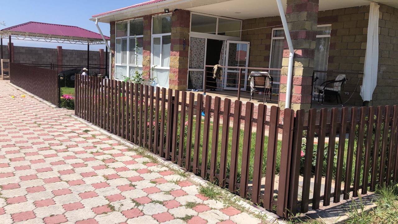 забор из штакетника шоколад фото1 в Кишиневе