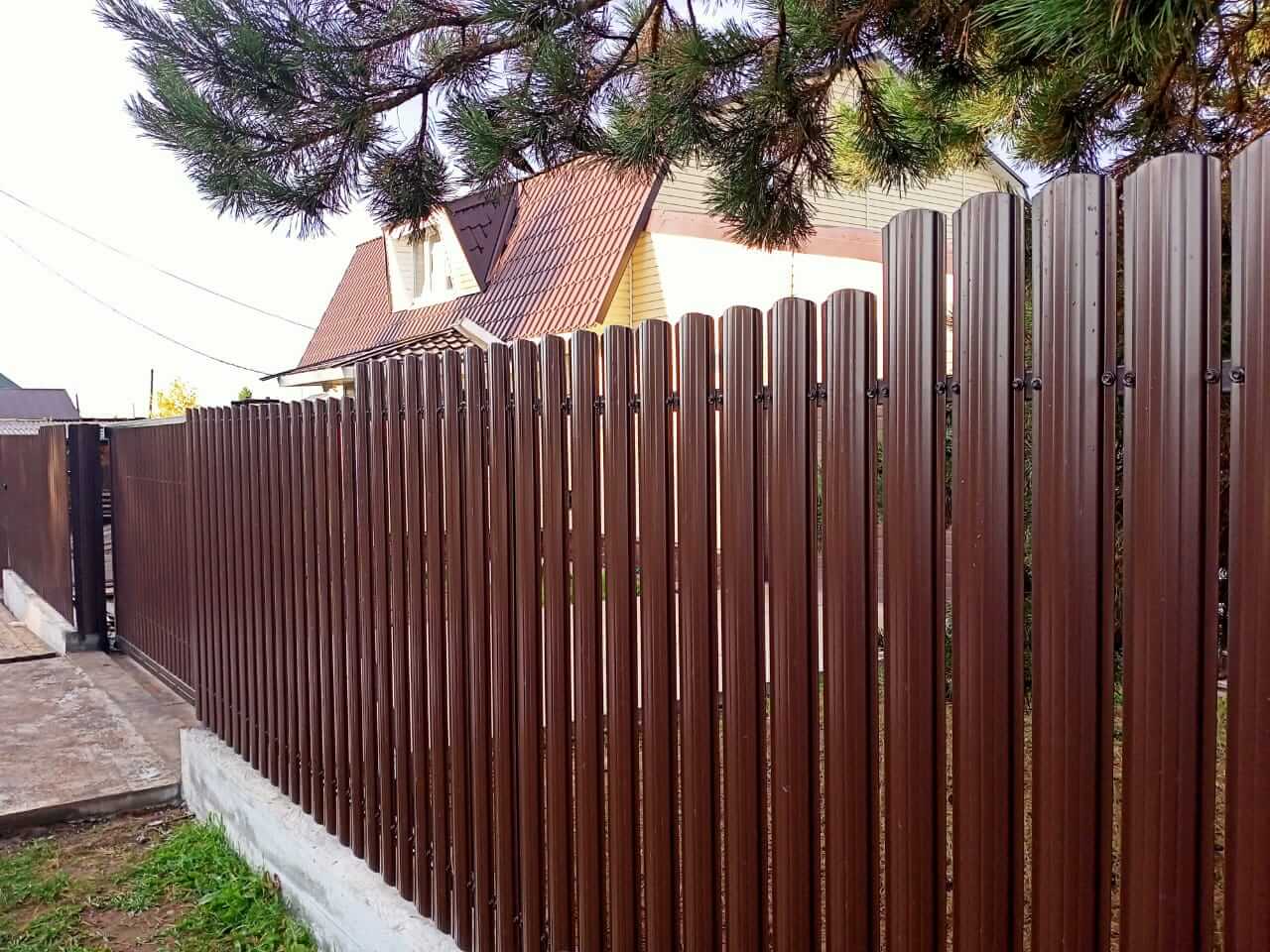 забор из штакетника шоколад фото1 в Кишиневе