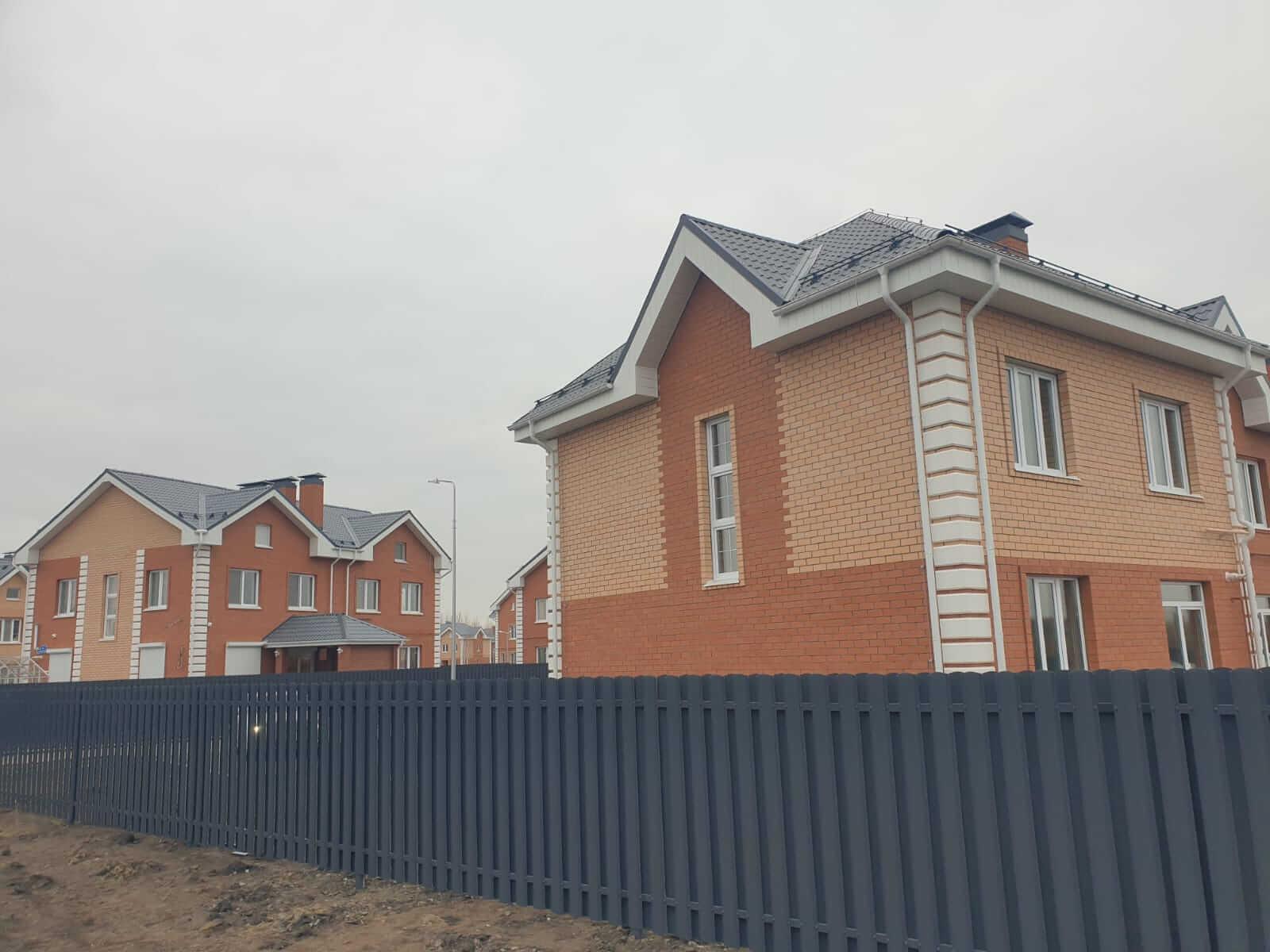 Забор из штакетника 230м Серый Графит фото1 в Кишиневе