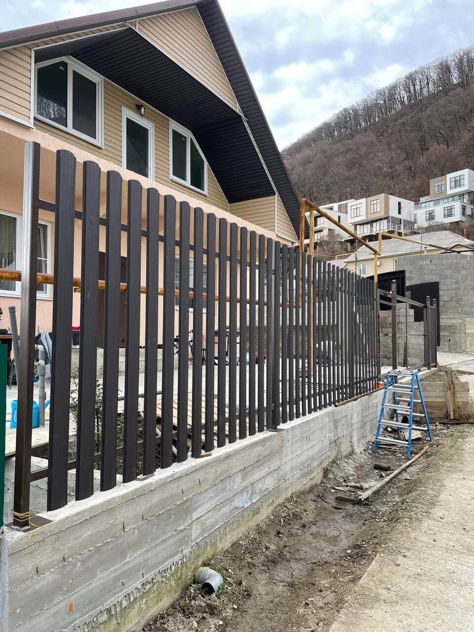 Забор из штакетника 35м RAL8019 Темный Шоколад МАТТЕ в Кишиневе