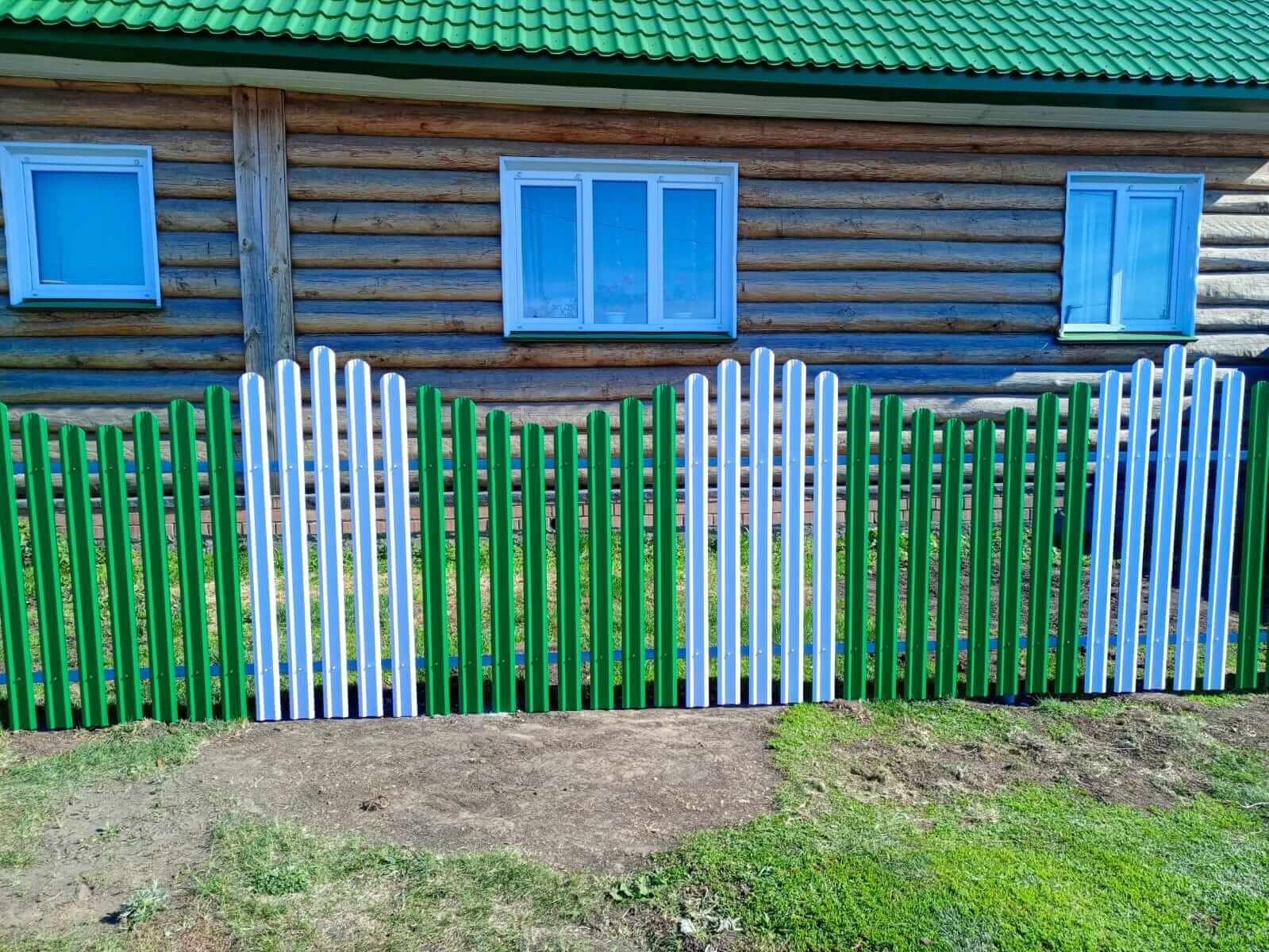 Забор из штакетника 18м в двух цветах RAL9003 Белый + RAL6029 Зеленая Мята в Кишиневе