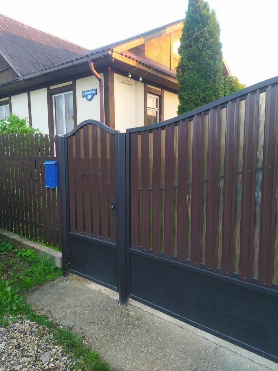Забор из штакетника ЭКО-М 16м RAL8017 полиэфирная эмаль фото 1 в Кишиневе
