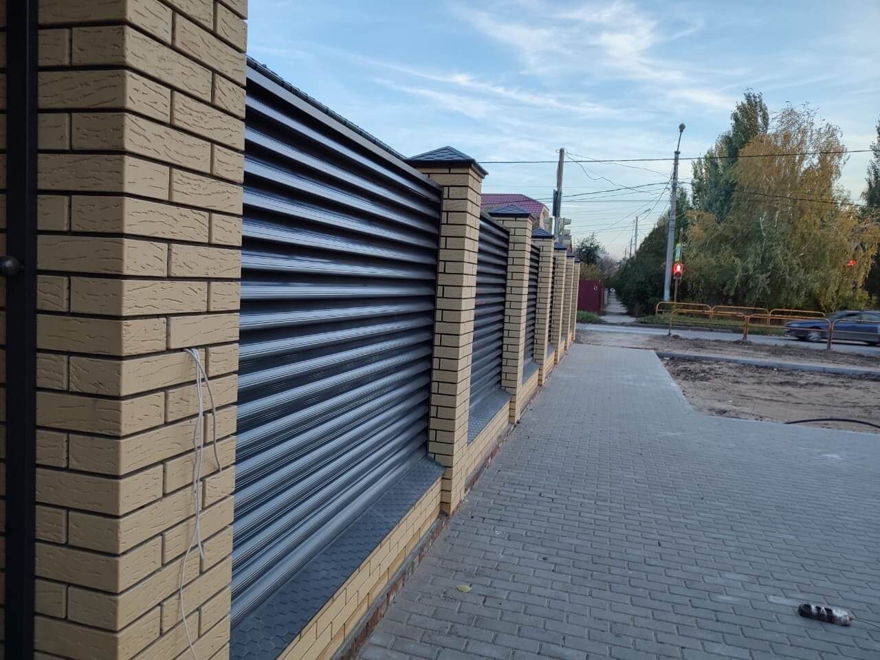 Забор-жалюзи с ламелями Еврожалюзи 16м RAL7024/7024 Серый Графит двусторонний фото 2 в Кишиневе