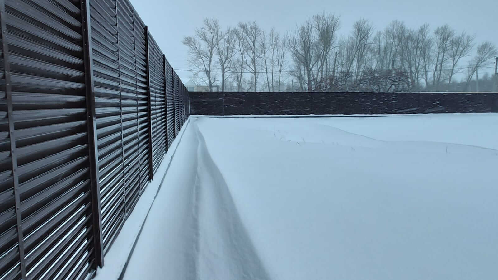 Забор из ламелей Еврожалюзи 108м RAL8017/8017 Шоколад двусторонний фото 1 в Кишиневе