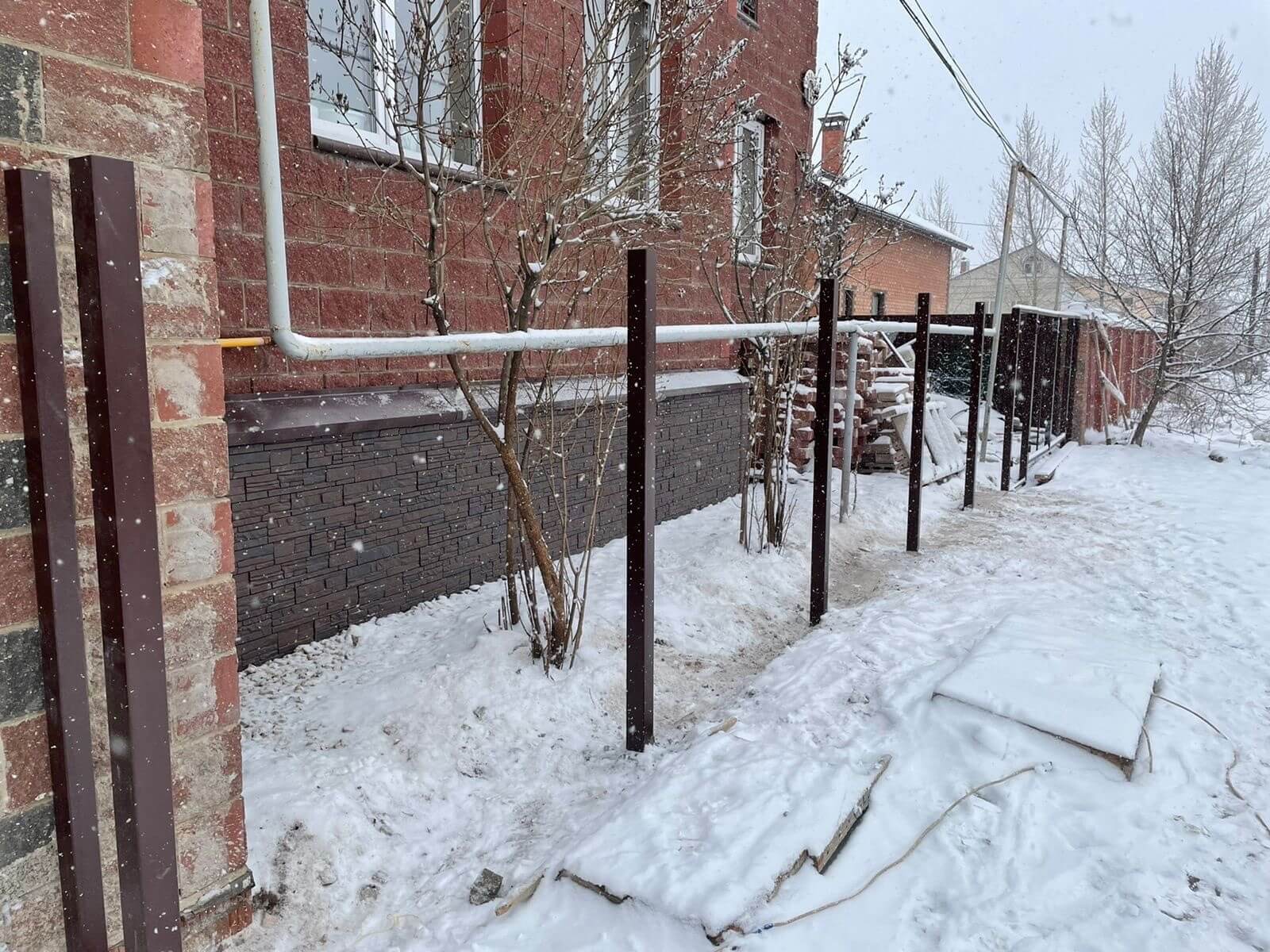 Забор из ламелей еврожалюзи 38м RAL8017/8017 Шоколад двусторонний фото 2 в Кишиневе
