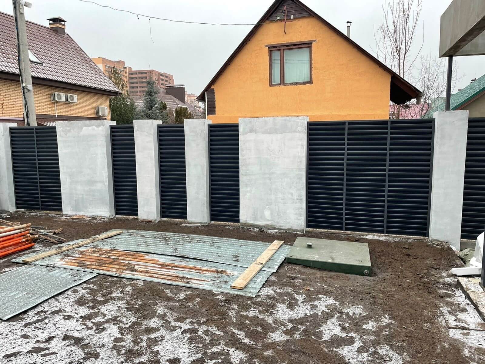 Забор из ламелей еврожалюзи 28м RAL7024/7024 Серый Графит двусторонний в Кишиневе