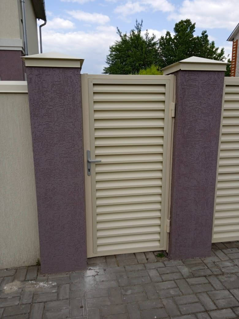 Забор-жалюзи с ламелями ЭКО-Z 10м RAL1015 Слоновая Кость фото 3 в Кишиневе