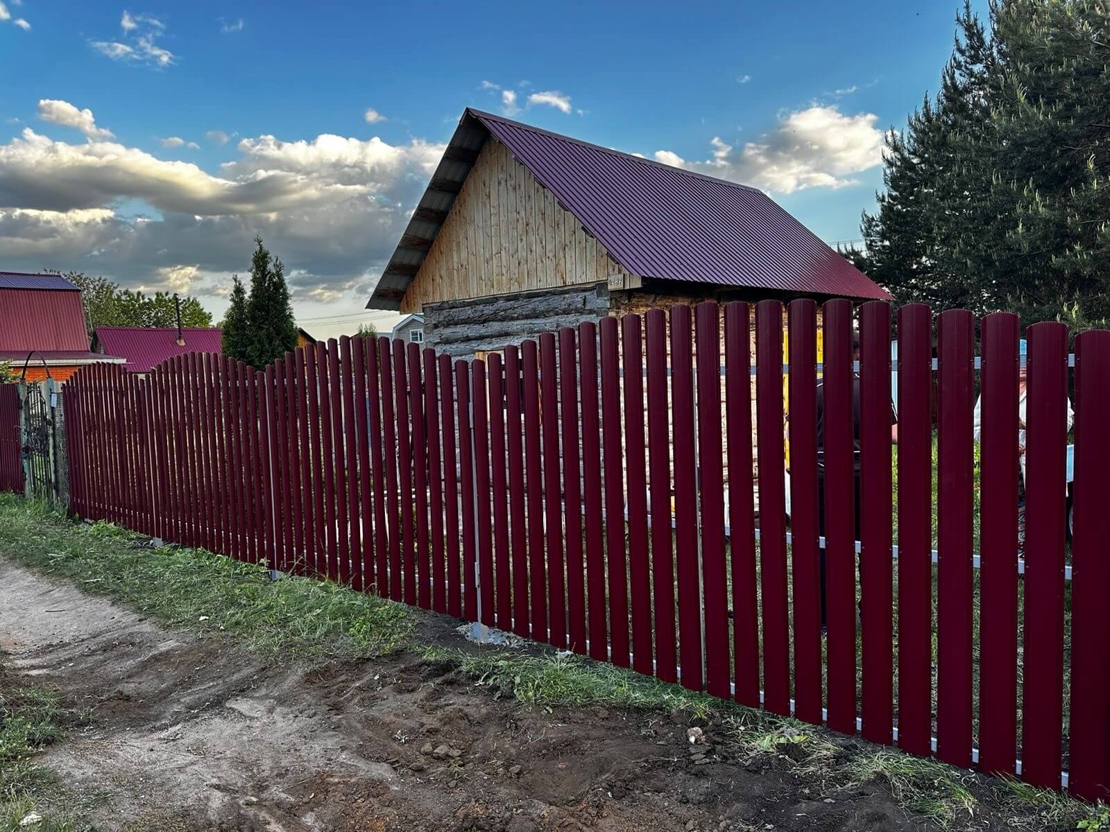 Забор из евроштакетника 28м RAL3005 Красное Вино фото 2 в Кишиневе