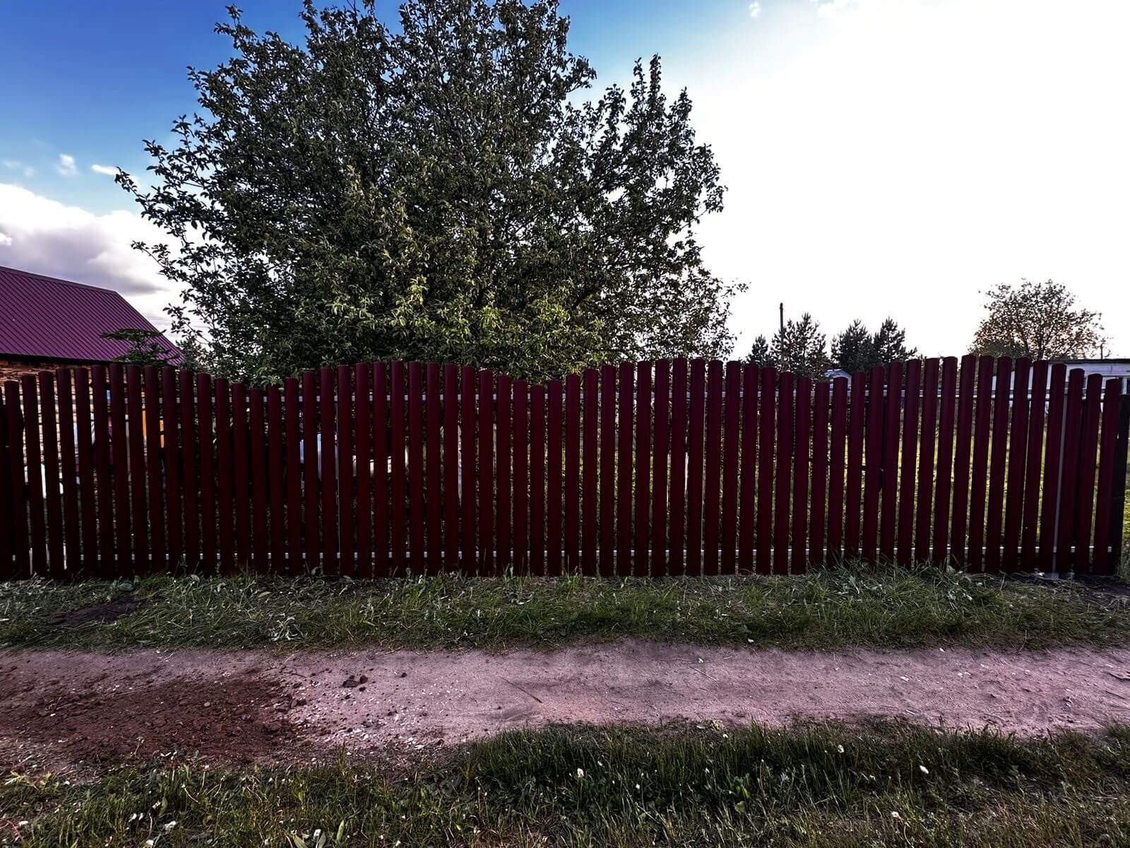 Забор из евроштакетника 28м RAL3005 Красное Вино фото 1 в Кишиневе