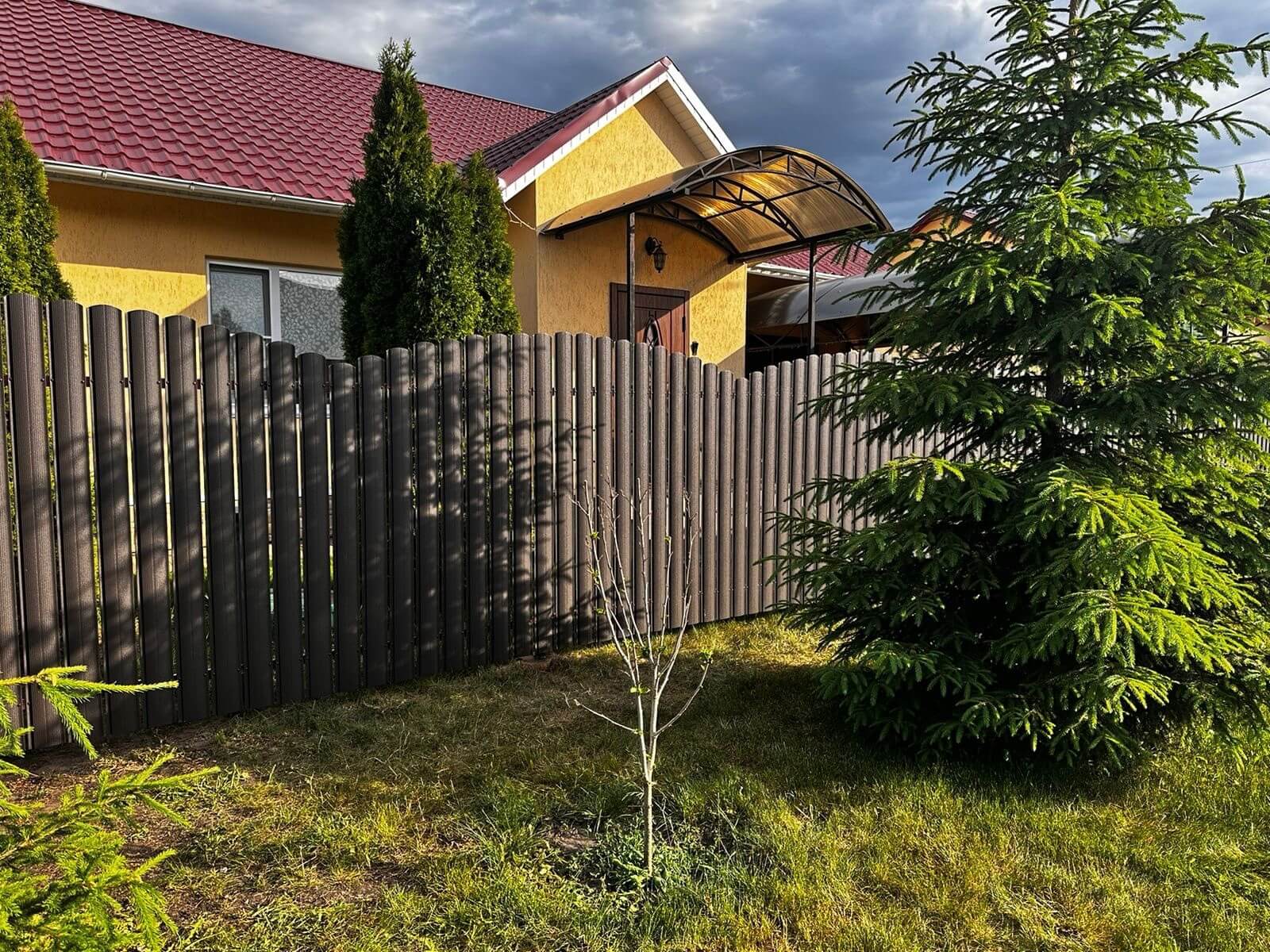 Забор из евроштакетника 37м RAL8019 Темный Шоколад МАТТЕ фото 4 в Кишиневе