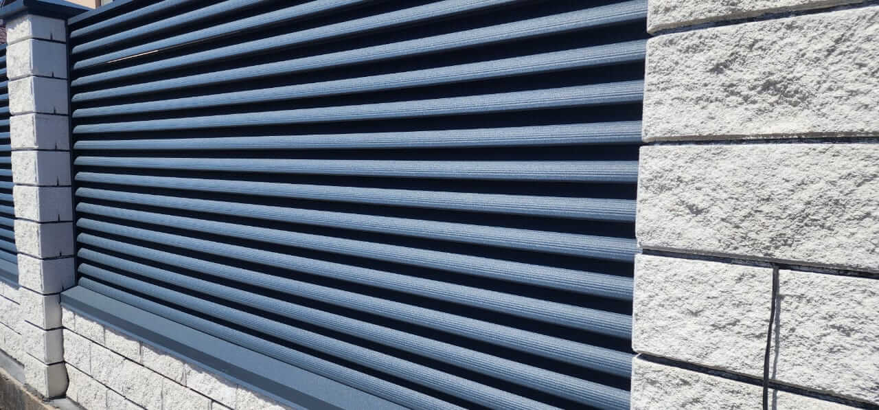 Забор из ламелей Еврожалюзи 32м RAL7024/7024 Серый Графит двусторонний МАТТЕ фото 1 в Кишиневе