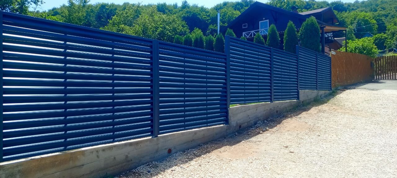 Забор-жалюзи из ламелей Еврожалюзи 53м RAL7024 Серый Графит МАТТЕ фото 12 в Кишиневе