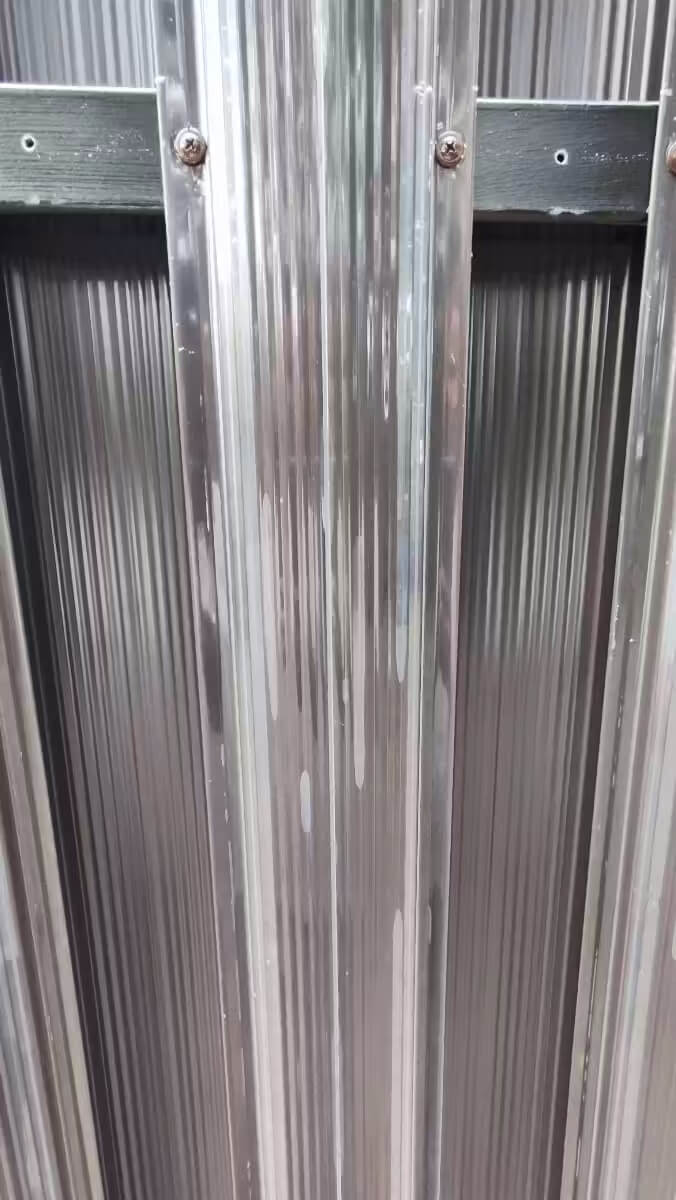 Забор из евроштакетника 22м RAL8019/8019 Темный Шоколад двусторонний фото 3 в Кишиневе