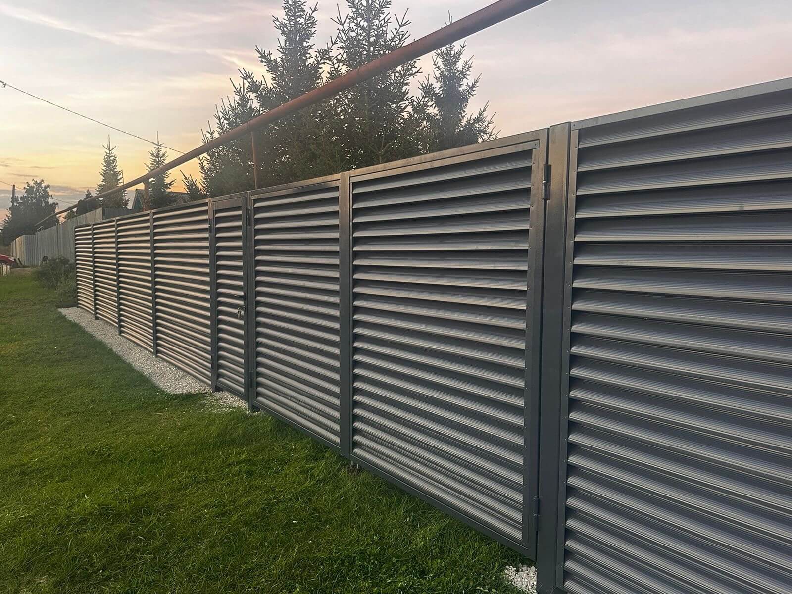 Забор из ламелей Еврожалюзи 26м RAL7024/7024 Серый Графит двусторонний в Кишиневе