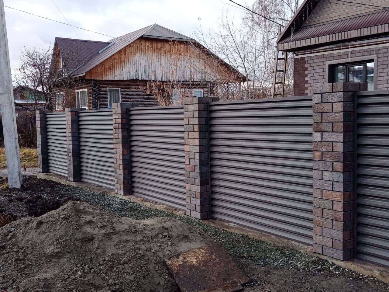 Забор-жалюзи из ламелей ЭКО-Z-US (усиленные) 30м RAL8019/8019 Темный Шоколад двусторонний МАТТЕ в Кишиневе