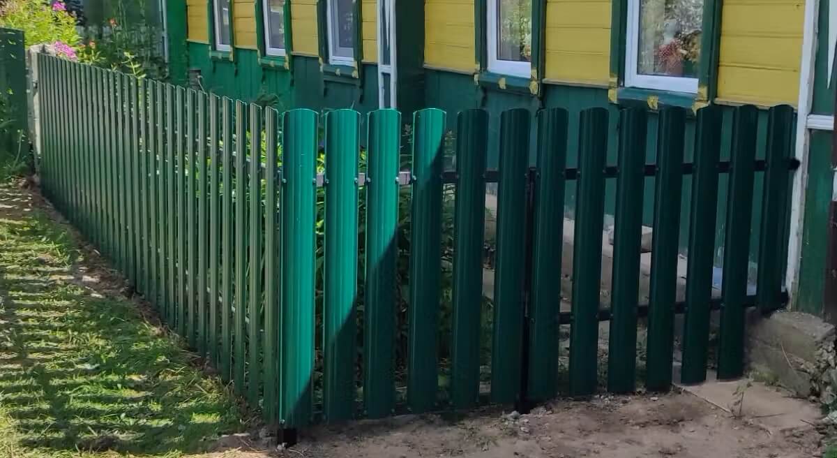 Заборчик из Евроштакетника 8м RAL6005/6005 Зеленый Мох двусторонний в Кишиневе