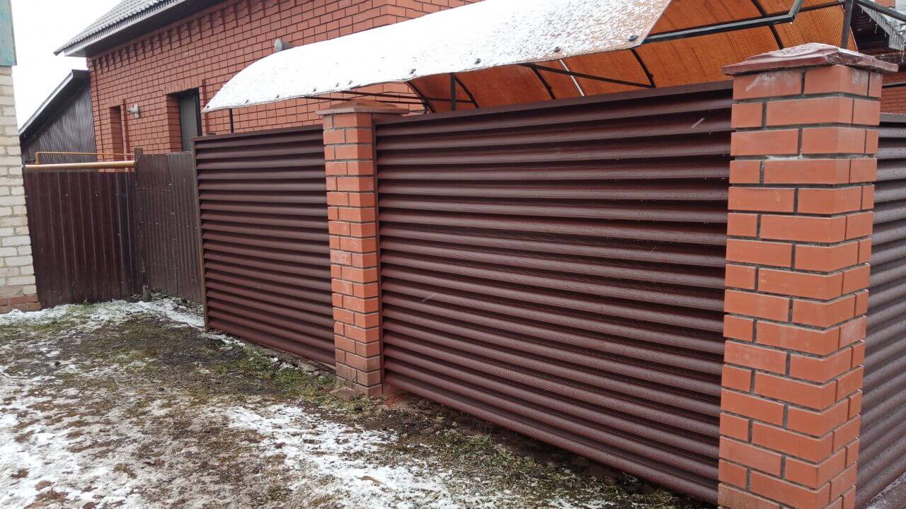 Забор из ламелей еврожалюзи 12м RAL8017/8017 Шоколад двусторонний МАТТЕ фото 4 в Кишиневе