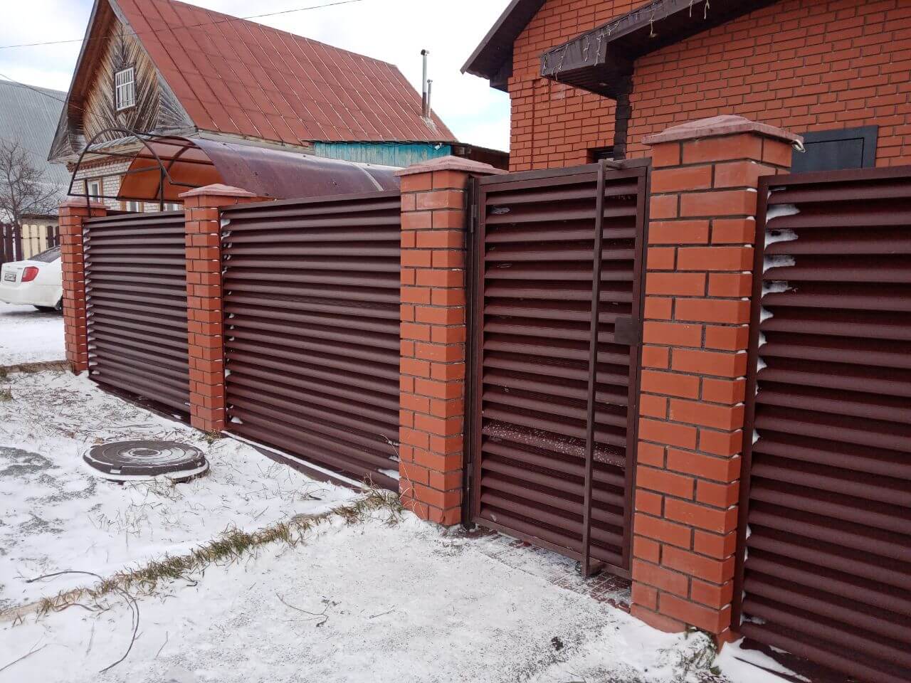Забор из ламелей еврожалюзи 12м RAL8017/8017 Шоколад двусторонний МАТТЕ фото 2 в Кишиневе