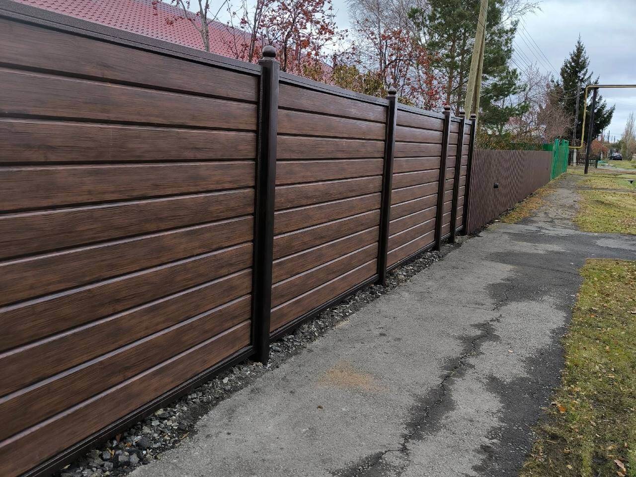 Забор из металлосайдинга Евро-Брус 46м Античное Дерево Принтек фото 1 в Кишиневе