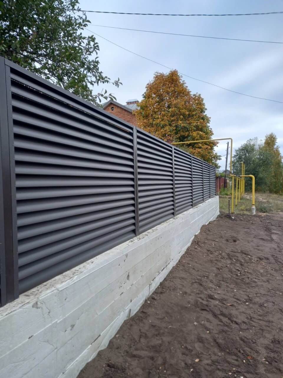 Забор из ламелей еврожалюзи 34м RAL8019/8019 Темный Шоколад двусторонний МАТТЕ в Кишиневе