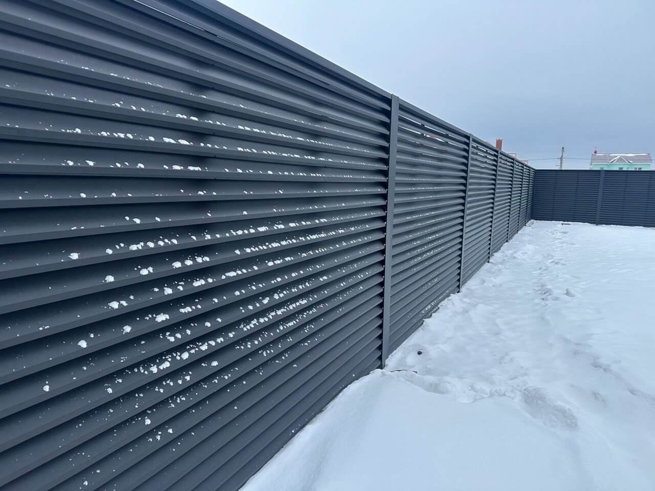 Забор-жалюзи из ламелей ЭКО-Z 130м RAL9005 Черный МАТТЕ в Кишиневе