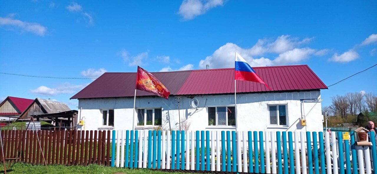Забор из евроштакетника 16м RAL5021 Морская Волна, RAL9003 Белый в Кишиневе