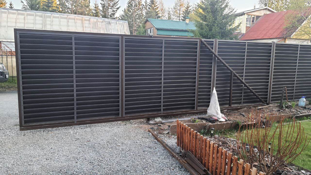 Забор-жалюзи из ламелей ЭКО-Z-US 12м RAL8019/8019 Темный Шоколад двусторонний МАТТЕ фото 3 в Кишиневе