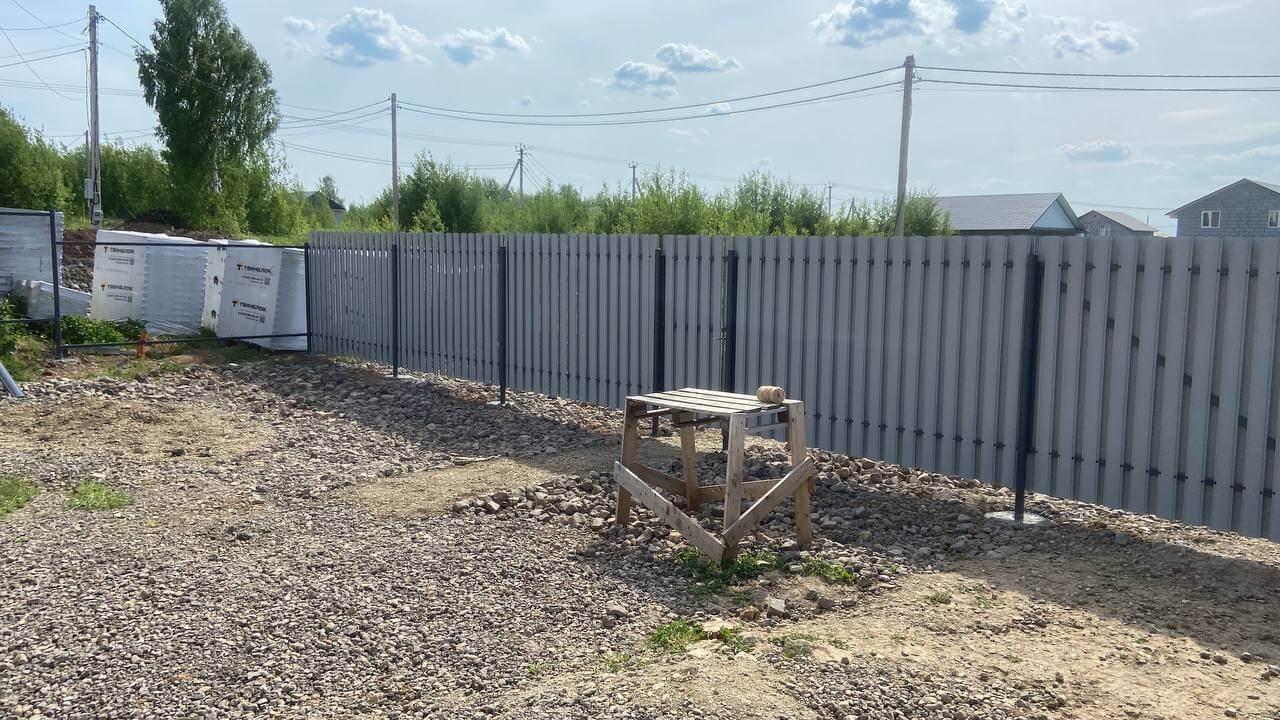 Забор из евроштакетника 16м RAL7024 Серый Графит фото 1 в Кишиневе