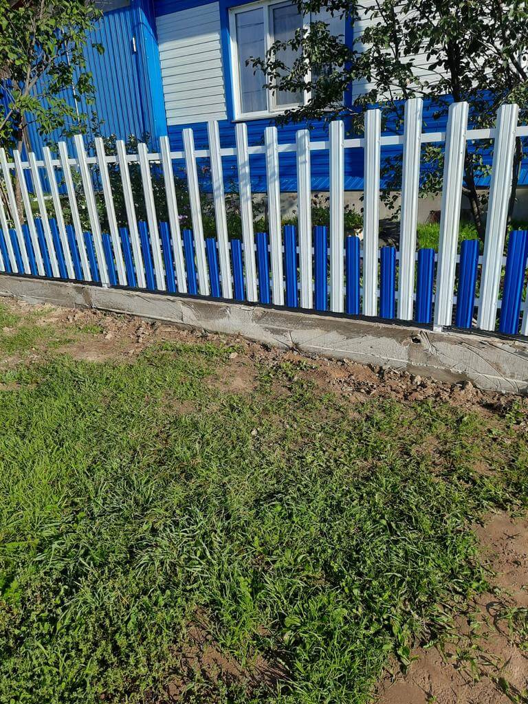 Забор из евроштакетника 14м RAL9003 Белый, RAL5005 Синий Сигнал фото 1 в Кишиневе