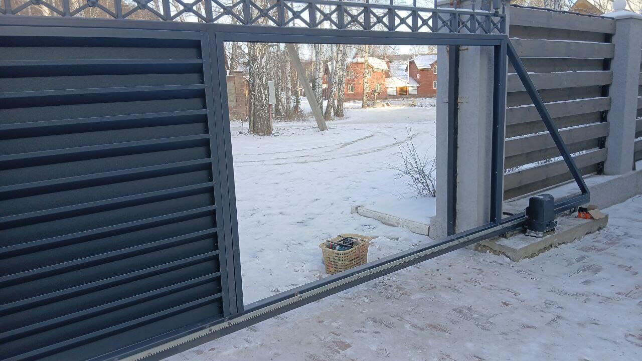 Входная группа из ламелей Хай-Тек RAL7024/7024 Серый Графит двусторонний МАТТЕ фото 10 в Кишиневе