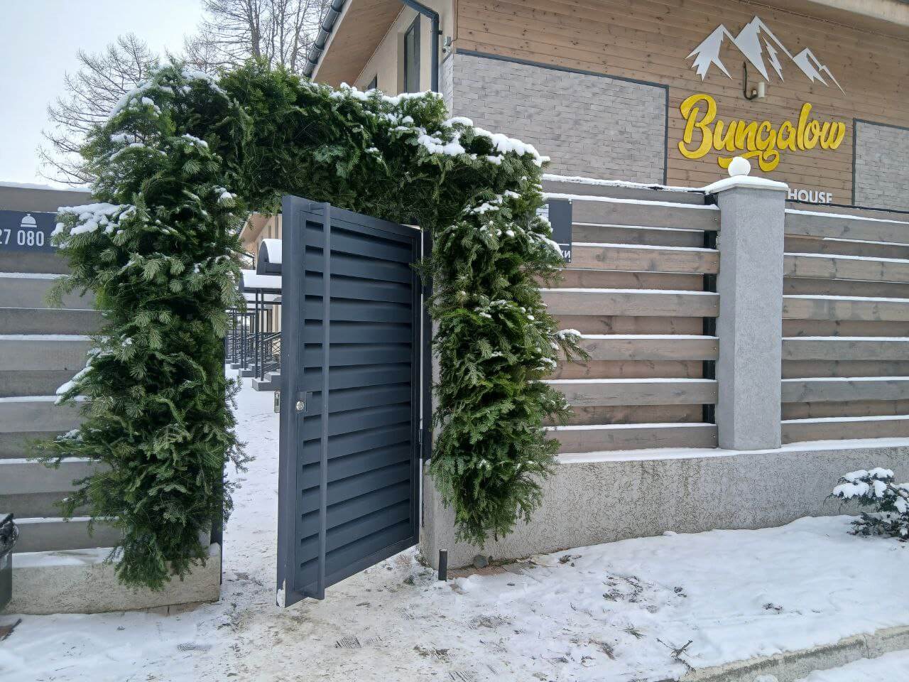 Входная группа из ламелей Хай-Тек RAL7024/7024 Серый Графит двусторонний МАТТЕ фото 15 в Кишиневе
