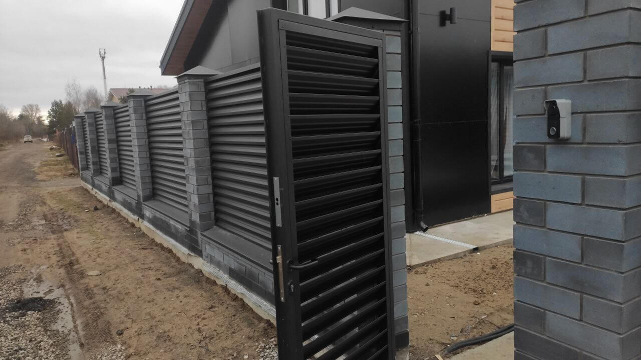 Забор-жалюзи из ламелей ЭКО-Z 17м RAL9005/9005 Черный МАТТЕ фото 1 в Кишиневе
