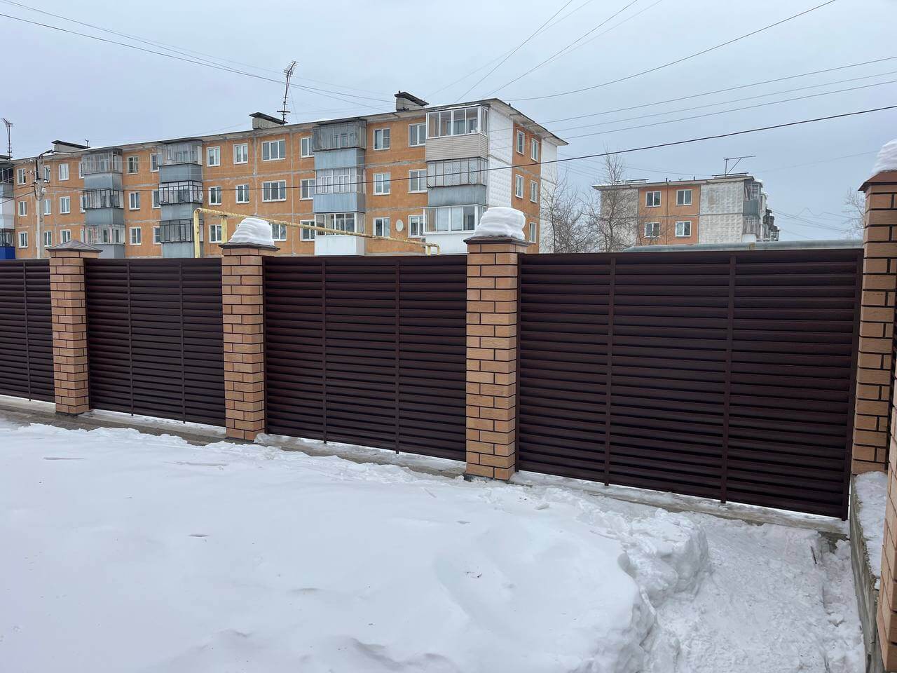 Забор-жалюзи из ламелей ЭКО-Z 87м RAL8017/8017 Шоколад двусторонний МАТТЕ фото 17 в Кишиневе