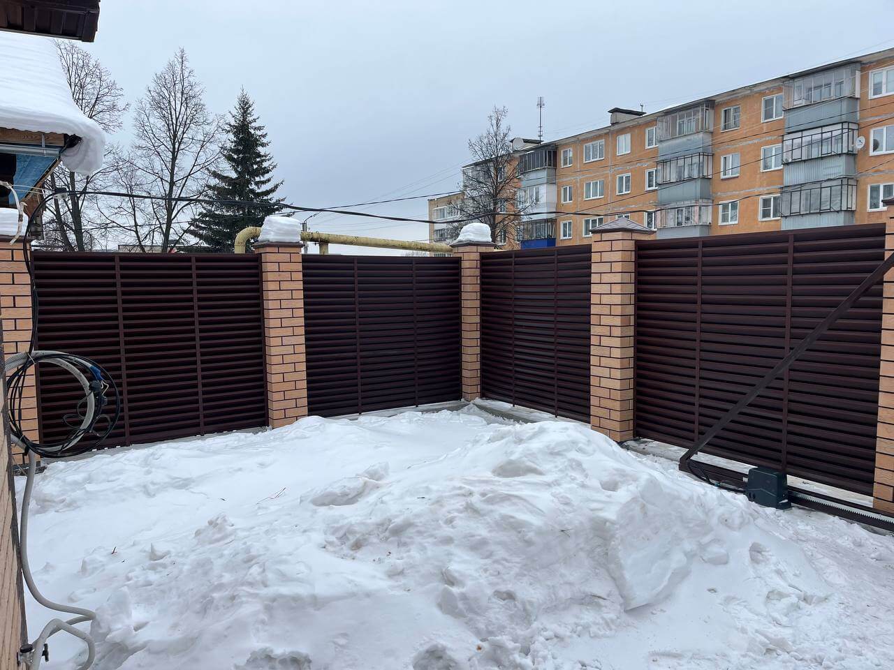 Забор-жалюзи из ламелей ЭКО-Z 87м RAL8017/8017 Шоколад двусторонний МАТТЕ фото 11 в Кишиневе