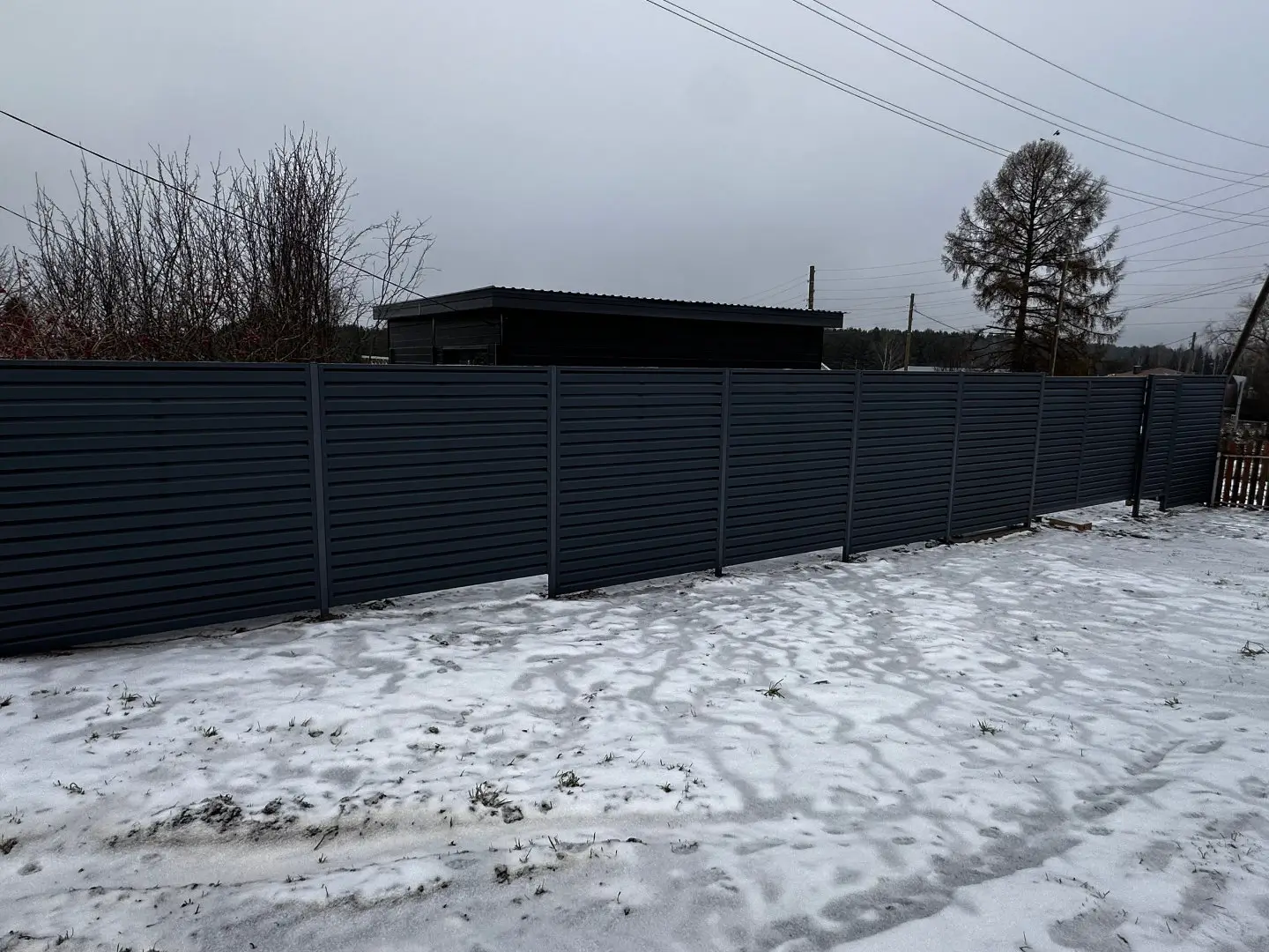 Забор-жалюзи из ламелей Хай-Тек 20м RAL7024/7024 Серый Графит двусторонний МАТТЕ фото 3 в Кишиневе